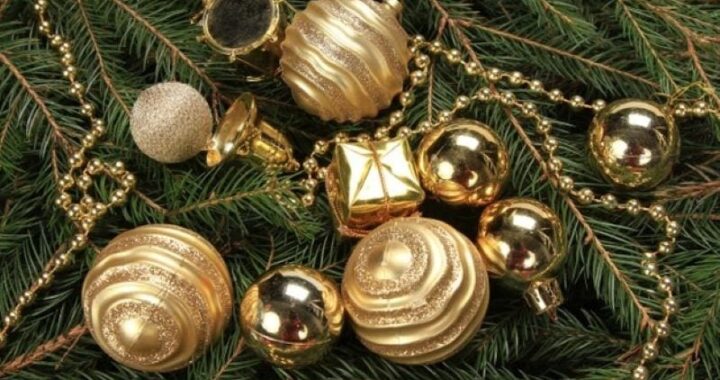 37. Get Ready for the Holidays with Our Guide to Choosing the Perfect Artificial Christmas Tree
