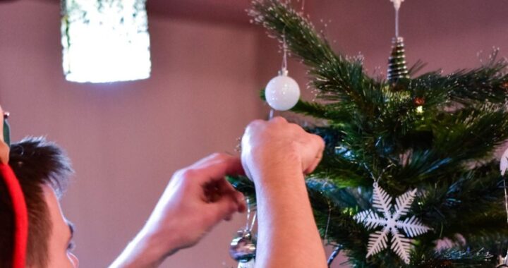 The Perfect Full Artificial Christmas Tree